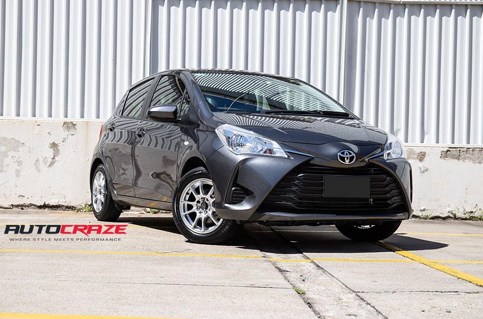 TOYOTA YARIS CHALLENGE HYPER SILVER